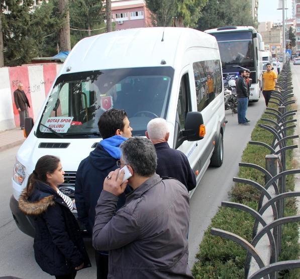 Galatasaray taraftarına taşlı saldırı