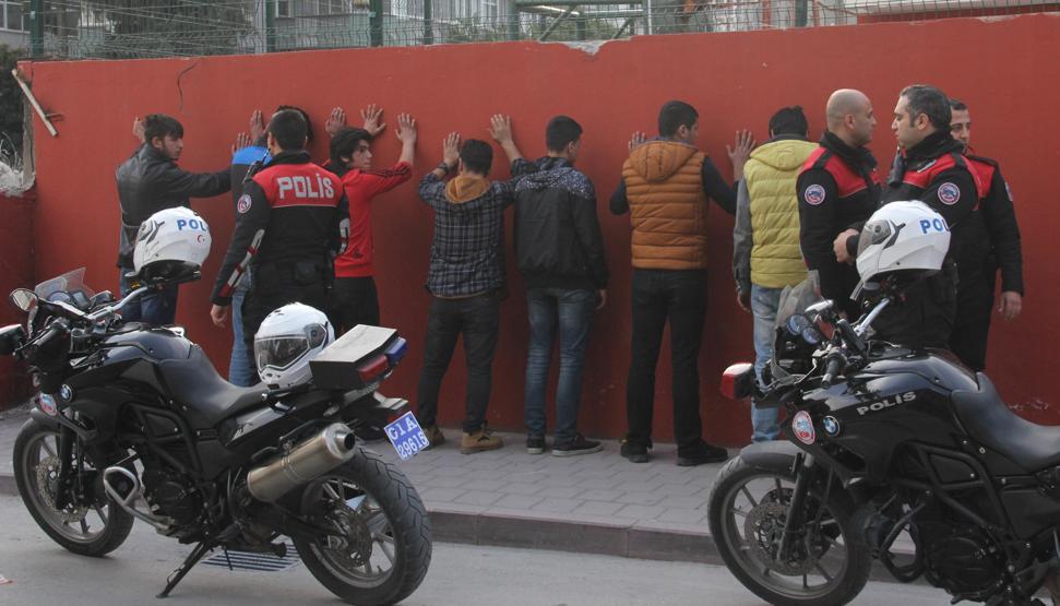 Galatasaray taraftarına taşlı saldırı