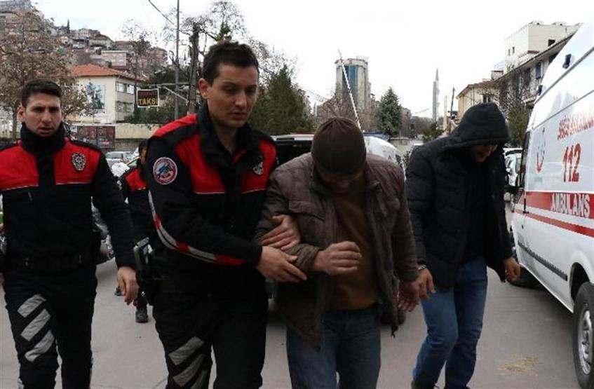 Şehrin göbeğini güpegündüz kazan defineciler yakalandı: İş adamıyız