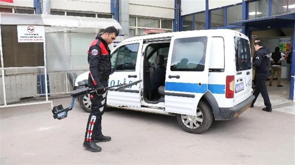 Şehrin göbeğini güpegündüz kazan defineciler yakalandı: İş adamıyız