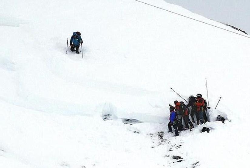 Alplerde çığ faciası: Ölü ve yaralılar var