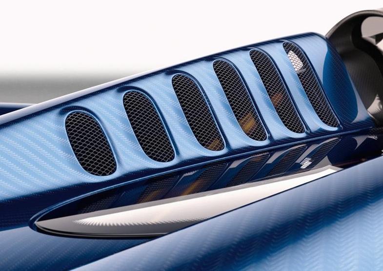 Sanat eseri gibi otomobil: Pagani Huayra Roadster