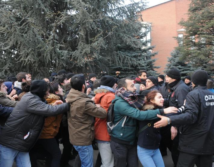 Anadolu Üniversitesinde arbede
