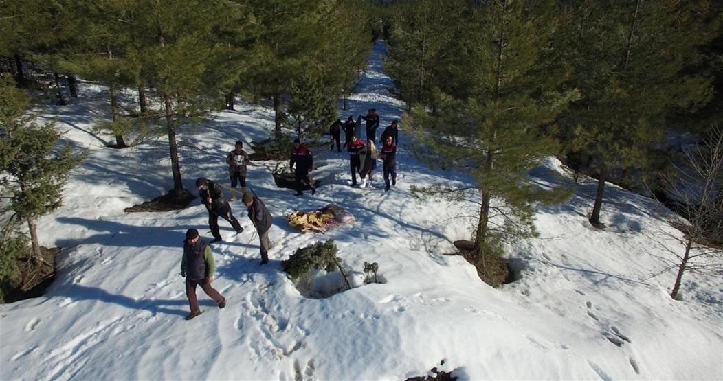 Karda kaybolan sinemacılar kurtarıldı