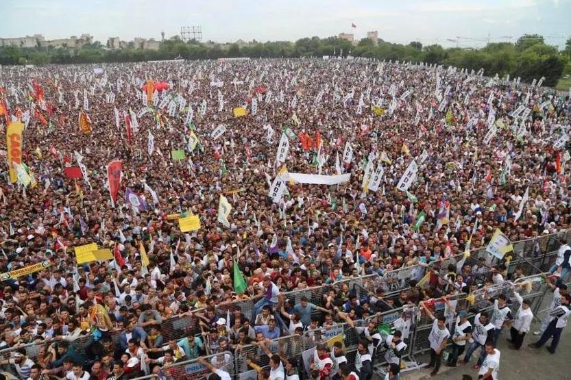 Referandumda hangi parti evet diyecek hangi parti hayır diyecek