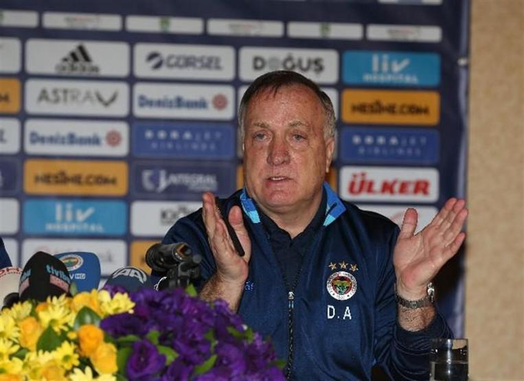 Advocaat ayrılık sinyali verdi