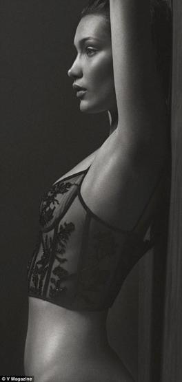 Bella Hadidden cesur pozlar