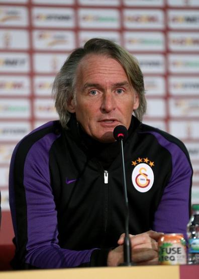 Riekerink her yerde onu arıyor