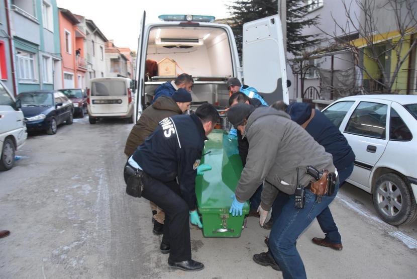 Evde, şüphe çeken gizli ilişki cinayeti