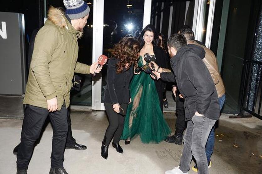 Beren Saatin kıyafeti o yıldızla aynıymış