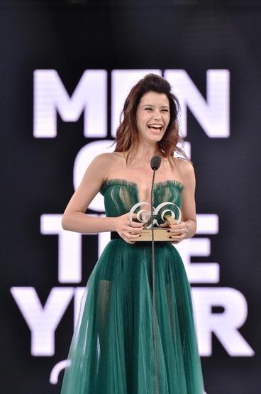 Beren Saatin kıyafeti o yıldızla aynıymış