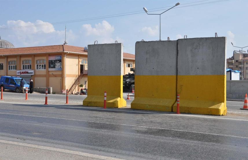 Gaziantepte olası terör saldırılarına karşı beton bloklu önlem