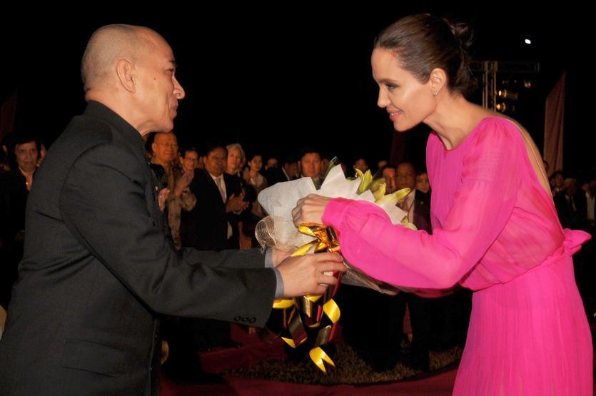 Angelina Jolienin yeni filminin galasına çocukları damga vurdu