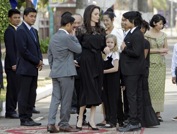 Angelina Jolienin yeni filminin galasına çocukları damga vurdu