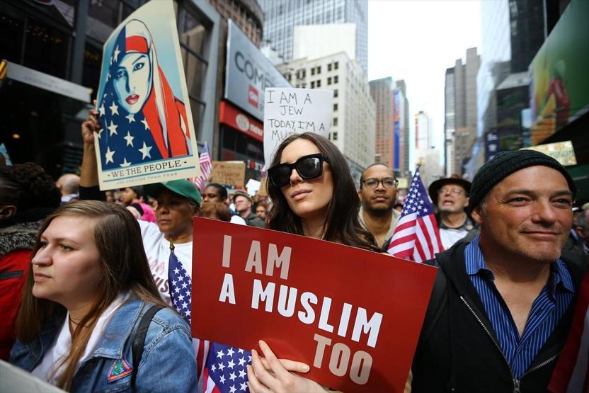 Trumpa tepki bitmiyor: Bugün ben de Müslümanım