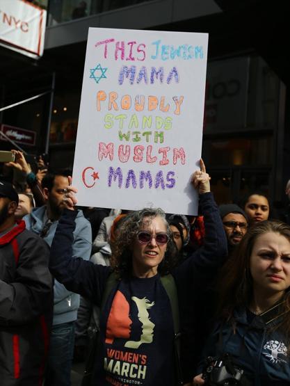 Trumpa tepki bitmiyor: Bugün ben de Müslümanım