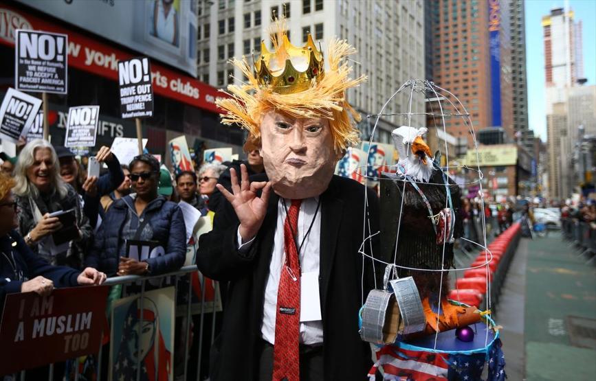Trumpa tepki bitmiyor: Bugün ben de Müslümanım