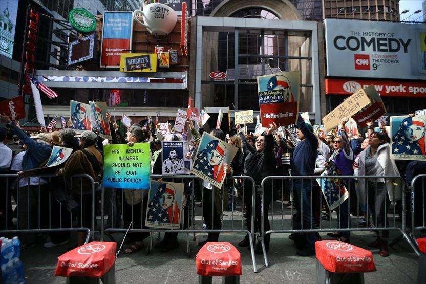 Trumpa tepki bitmiyor: Bugün ben de Müslümanım