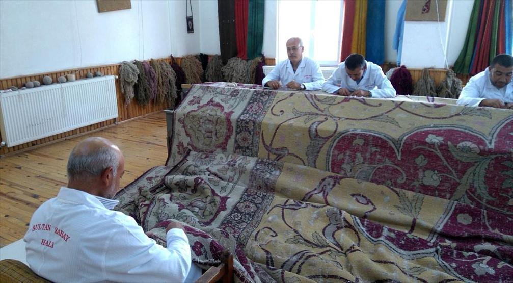 Beylerbeyi Sarayındaki halı restore edildi