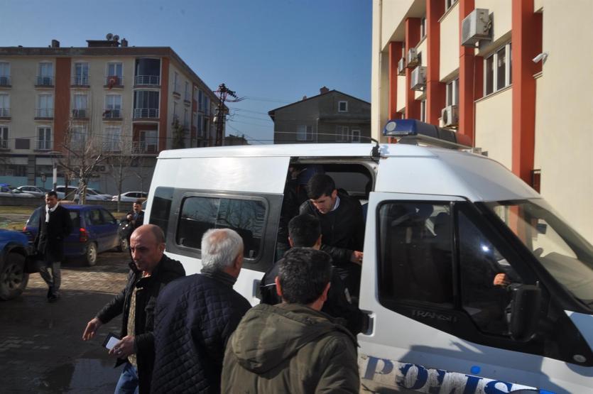 Domuz bağıyla bağlayıp PKKyla tehdit etmişler