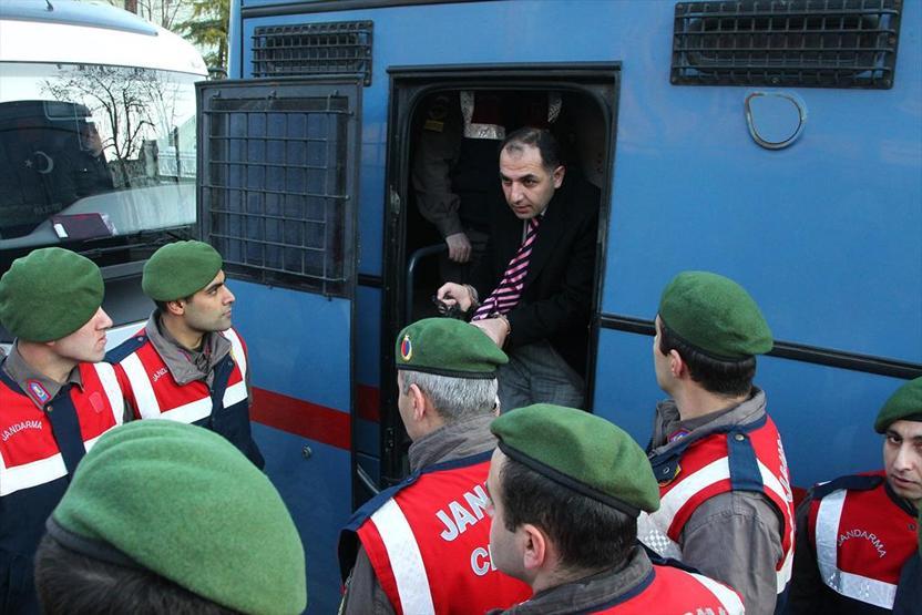 Hakim eski tugay komutanını uyardı: Bir daha olursa salondan çıkarılırsın