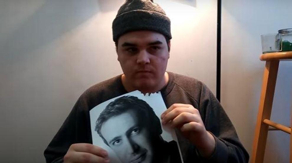 Her gün Jason Segelin fotoğrafını yiyor