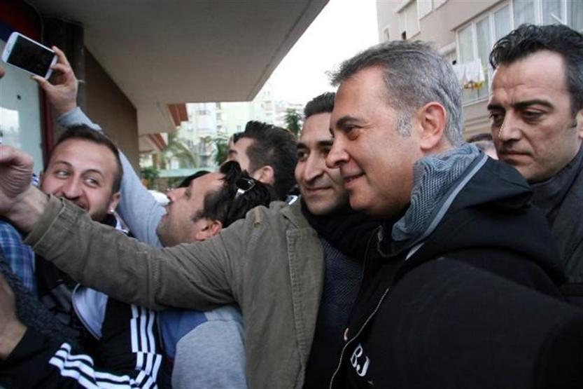 Fikret Orman bombaladı: Van Persie bizde olsa...