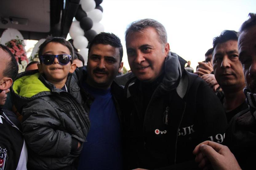 Fikret Orman bombaladı: Van Persie bizde olsa...