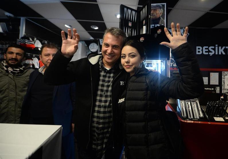 Fikret Orman bombaladı: Van Persie bizde olsa...