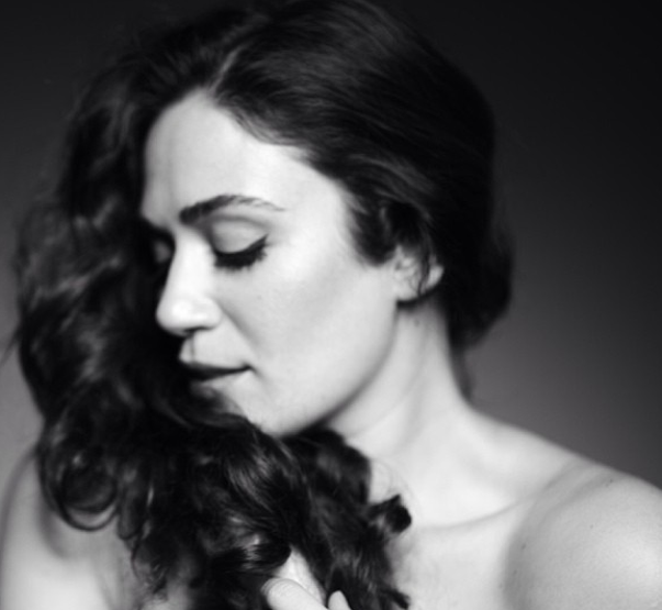 Özge Borak Van Dammea rakip oldu