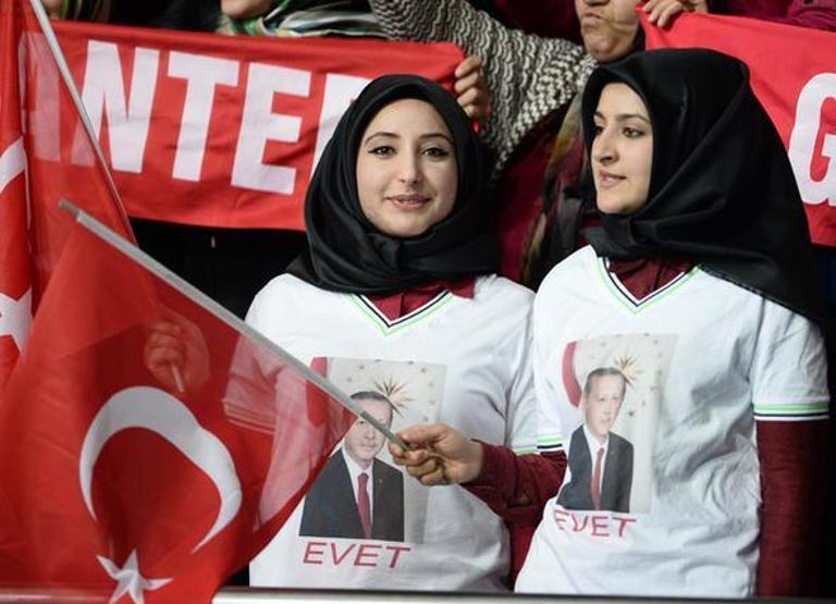 AK Parti Evet kampanyasından kareler