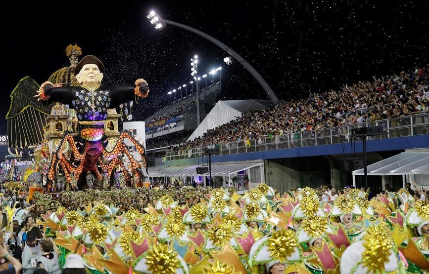 Brezilyada karnaval rüzgarı başladı