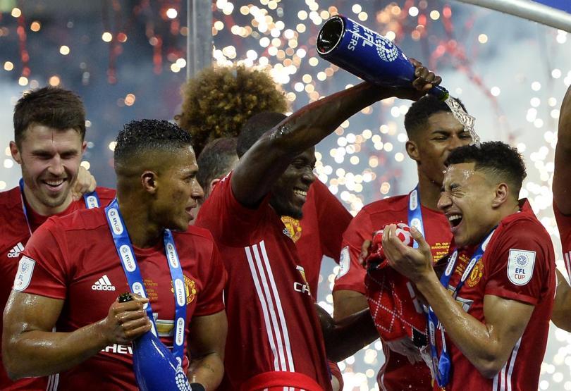 Manchester United kupasını aldı
