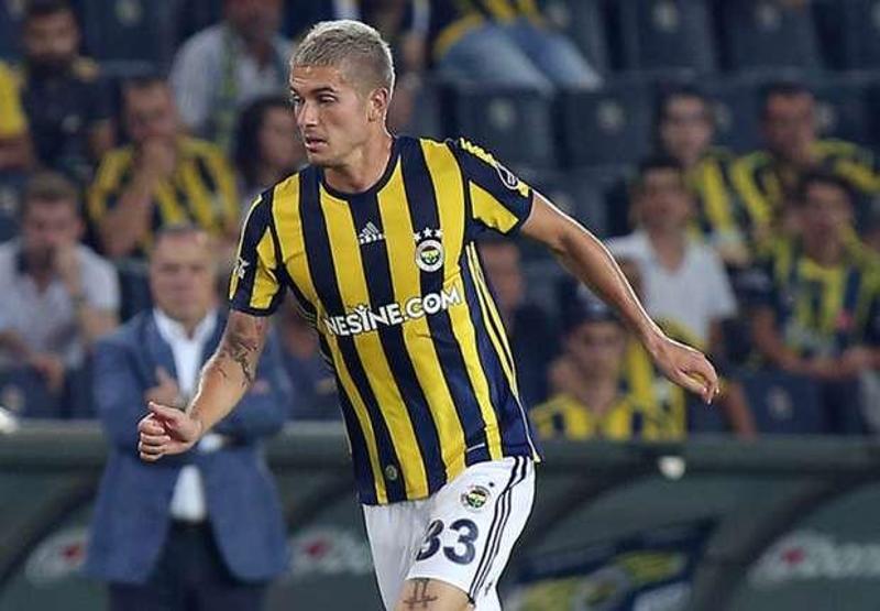 Fenerbahçede savunma hattı değişiyor