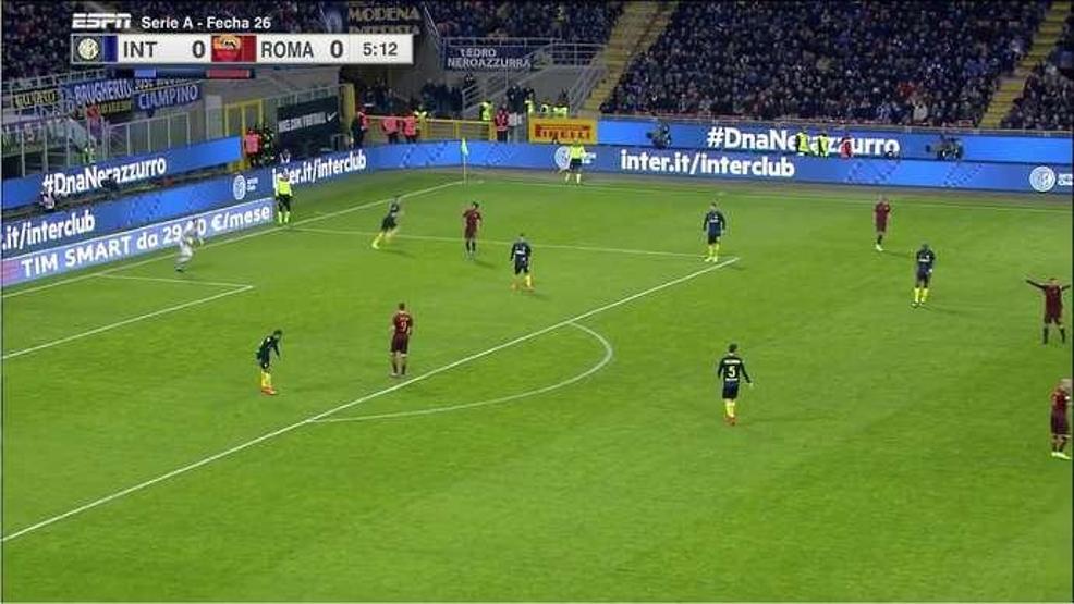 Futbol dünyası bu pozisyonu tartışıyor