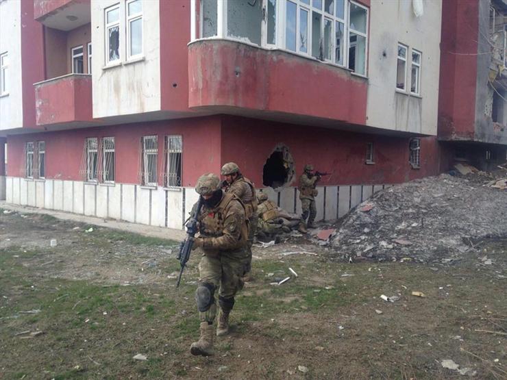 SAT ve SAS komandolarından PKK ve Fırat Kalkanı operasyonlarına destek