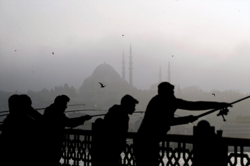 Sis İstanbulu gece de terk etmedi