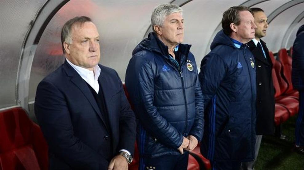 Fenerbahçede Advocaat hakkında istifa iddiası
