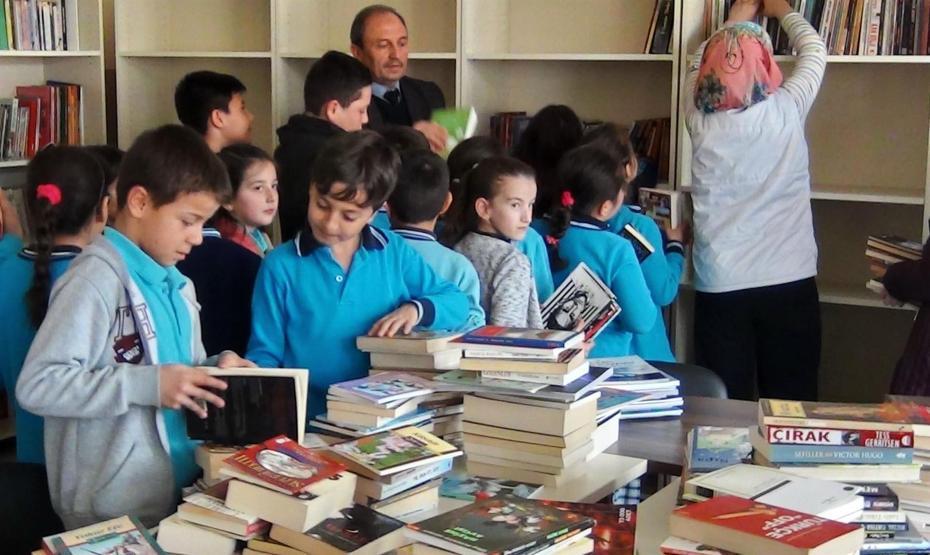 Öğrencilerin kütüphanesi mektuplar sayesinde oluştu