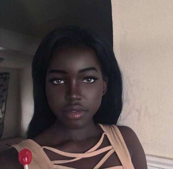 Onun lakabı: Siyah Barbie