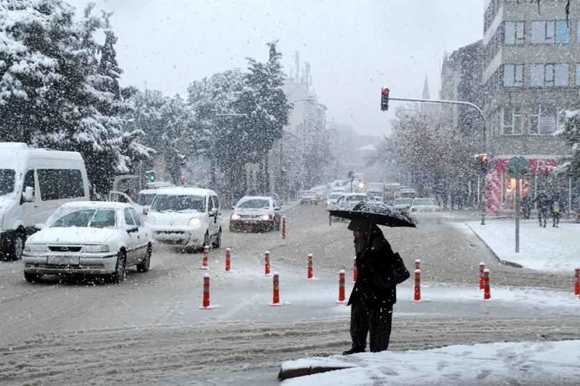 Burdurda yoğun kar