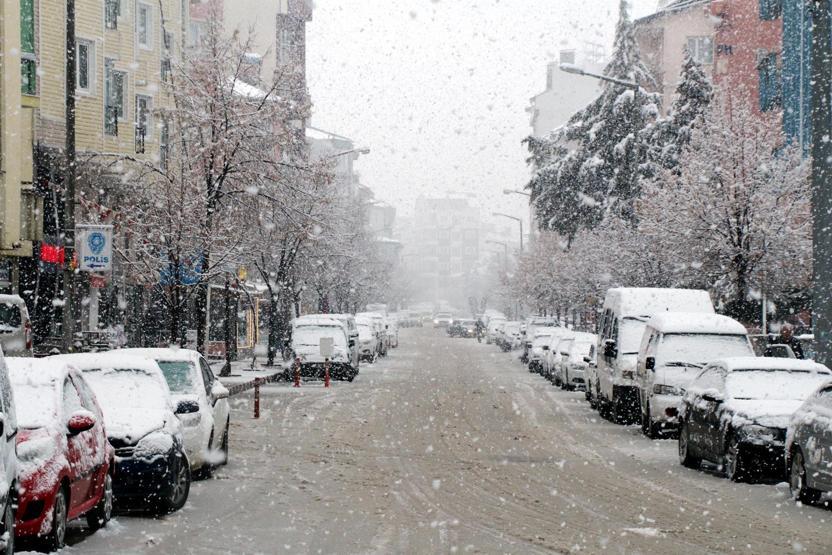 Burdurda yoğun kar