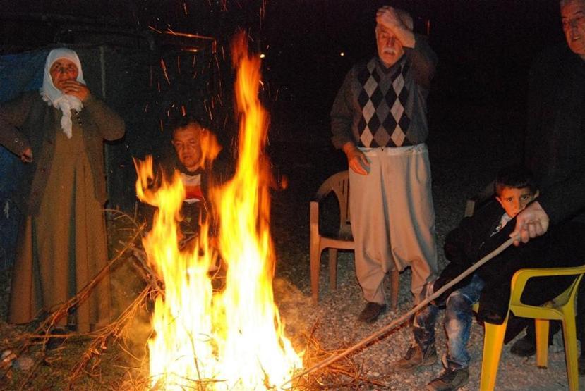 Adıyamanda vatandaşlar geceyi dışarıda geçirdi
