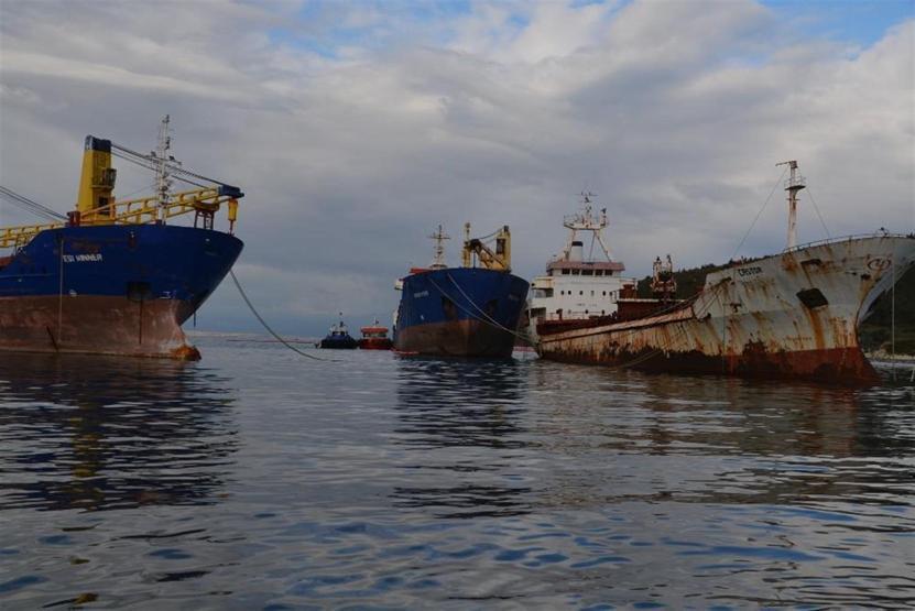 Hacizli gemiden denize yakıt sızıntısı