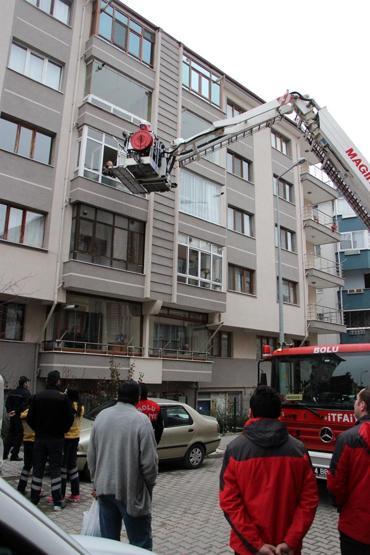 Sevgilisinin şiddetine uğrayan kadını itfaiye kurtardı