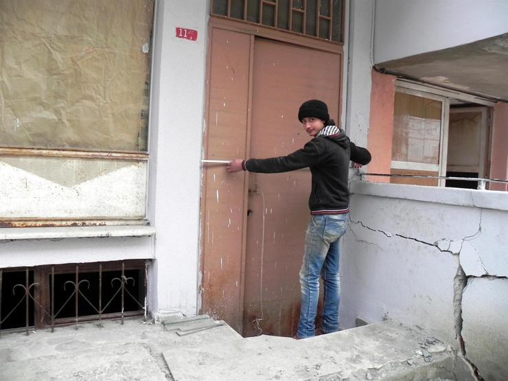 Bodrum katında bulunan uçağa polis incelemesi
