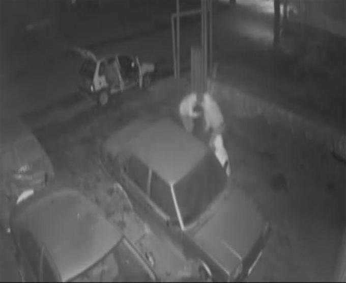 Teker hırsızları kameraya böyle yakalandı