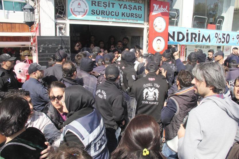 Şanlıurfada kadınlara polis müdahalesi: 21 gözaltı