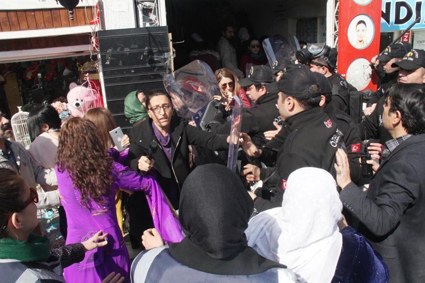 Şanlıurfada kadınlara polis müdahalesi: 21 gözaltı