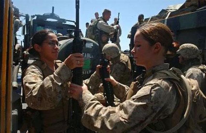 ABD Ordusundan yüzlerce kadın askerin çıplak fotoğrafları internette